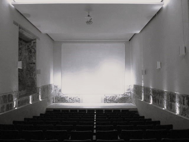 El auditorio desde el fondo de la sala