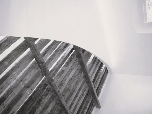 La bóveda de madera sobre el vestíbulo